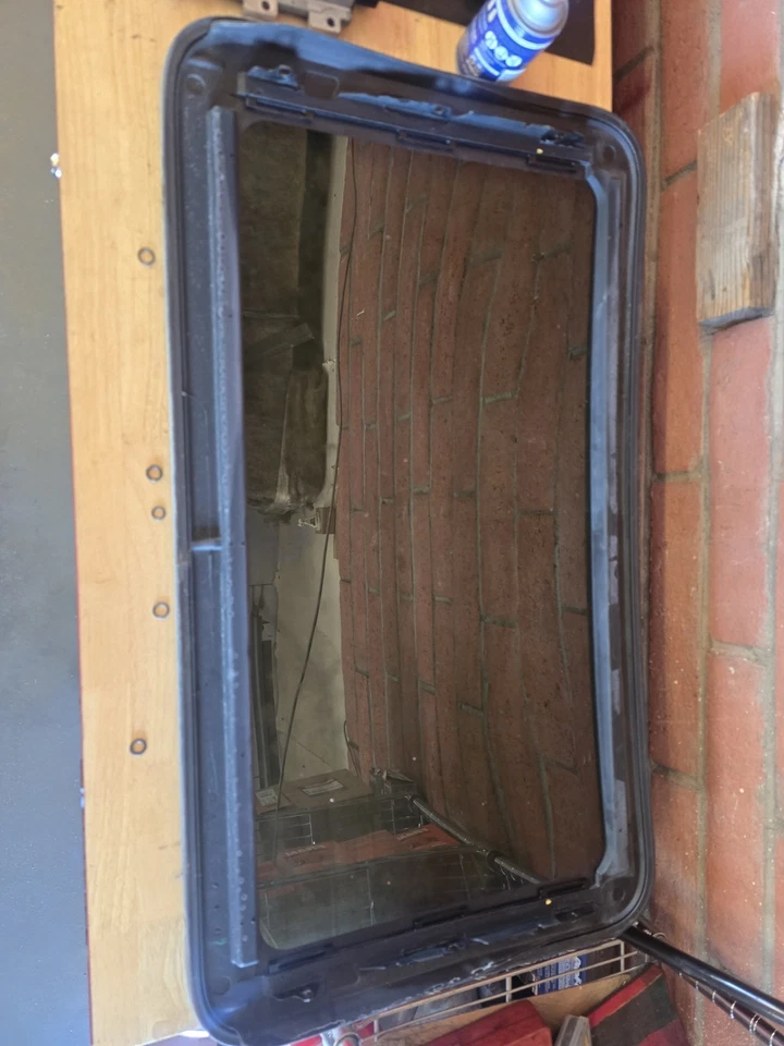 2011-2014 dodge charger sunroof glass - Image 3 of 3