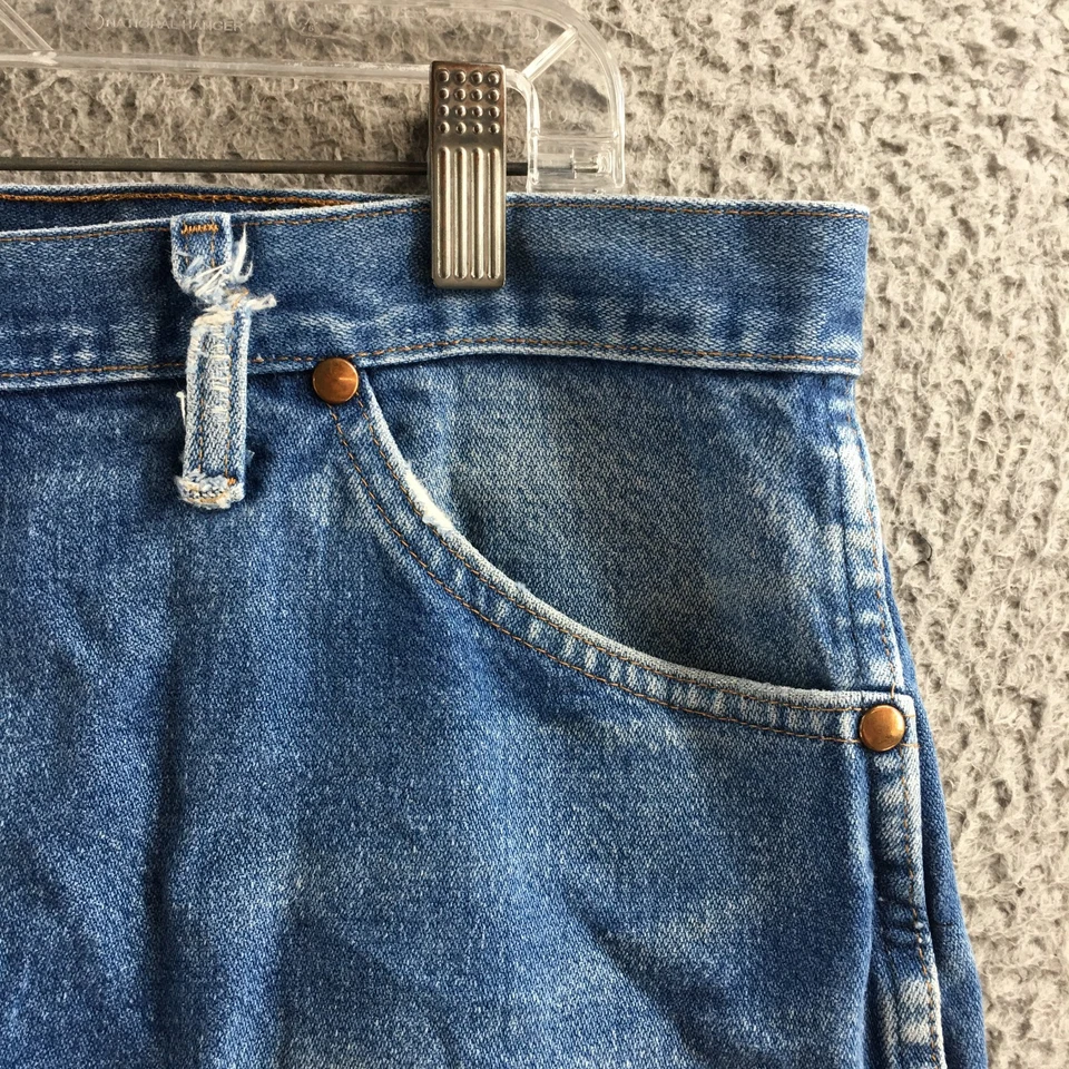 Pantalones de mezclilla Wrangler corte vaquero para hombre 38x32 azul algodón tiro alto cremallera informales Foto 4 de 4