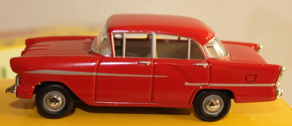 Boxed Lledo Vanguards Vauxhall Victor 1:43 like new - Image 3 of 4