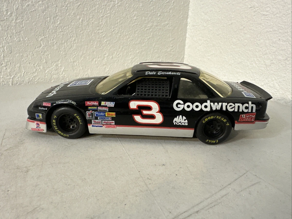 Racing Champions Dale Earnhardt 1:24 Diecast Racing Cars for sale