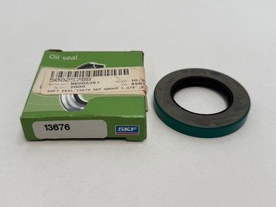 SKF 13676 Oil Seal 1.375x2.250x0.313'' CRWA1 R NBR CR