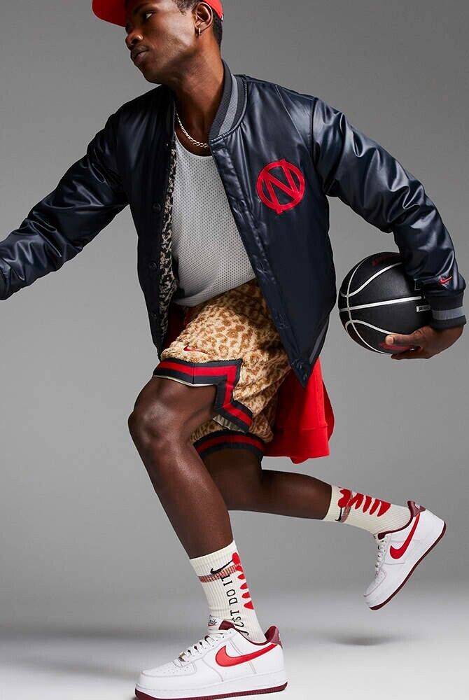 NIKE PREMIUM BASKETBALL BOMBER JACKET SIZE UK XL (DQ6203 045 NIKE PREMIUM BASKETBALL BOMBER JACKET SIZE UK XL (DQ6203 045