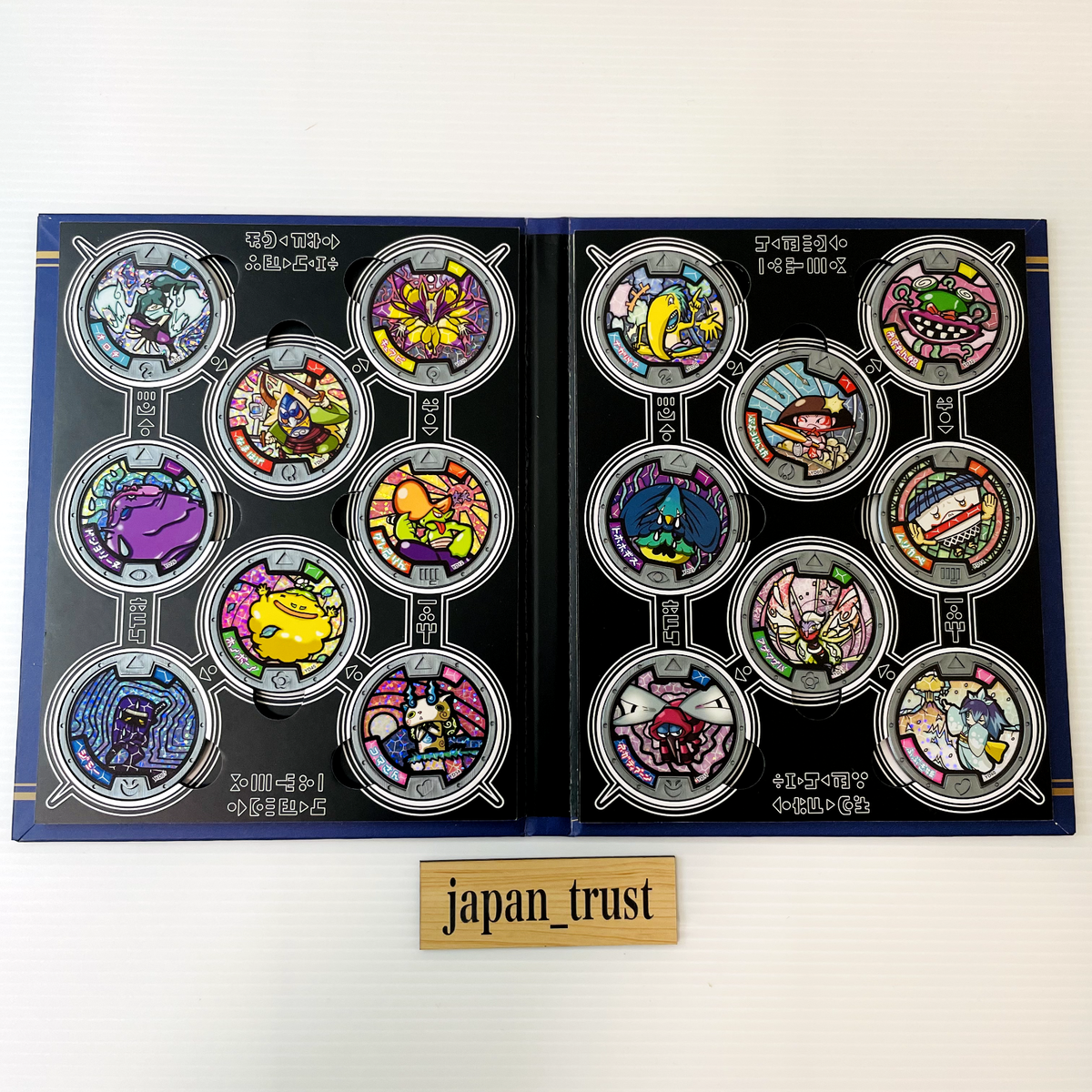 DX Yo-Kai Watch & Yokai Medal 10th Anniversary edition DX Yo-Kai Watch & Yokai Medal 10th Anniversary edition