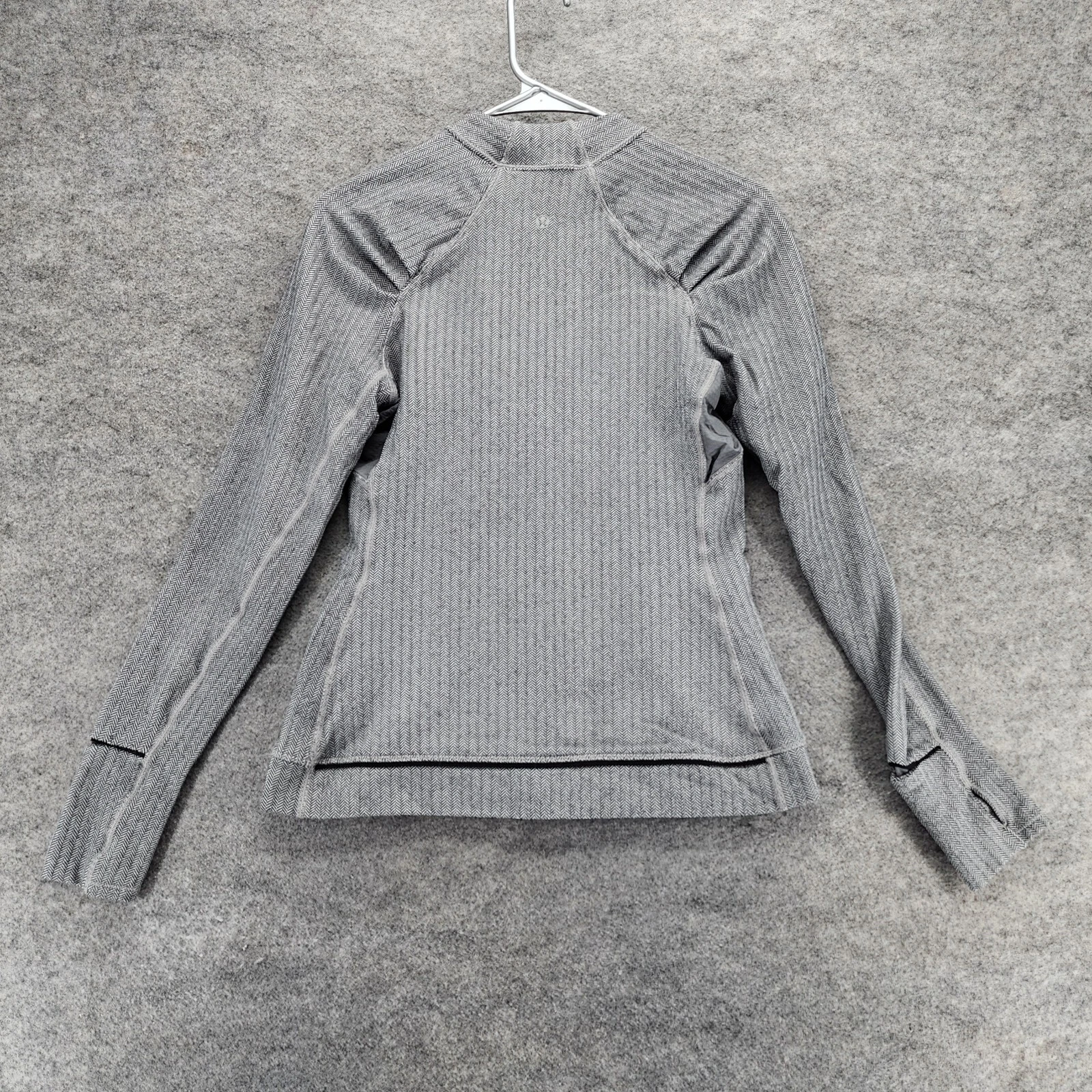 lululemon long sleeve thumbhole shirt