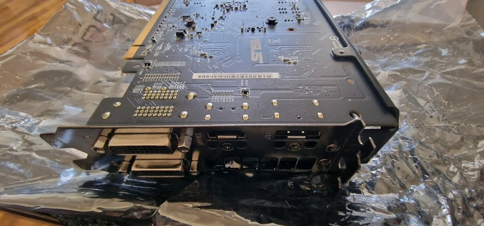 Asus ROG Strix AMD Radeon RX 570 4GB GDDR5 Graphics Card (90YV0AJ0-M0NA00) - Image 2 of 4