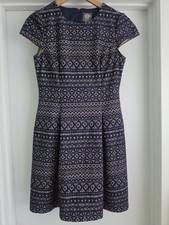 Vince Camuto Fit and Flare Dress Size 8 Navy Blue Gold Cap Sleeve EUC Pockets