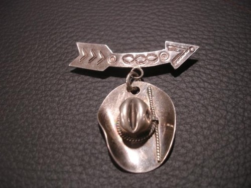 Vintage Navajo Native American Hand Made Sterling Silver Cowboy Hat & Arrow Pin