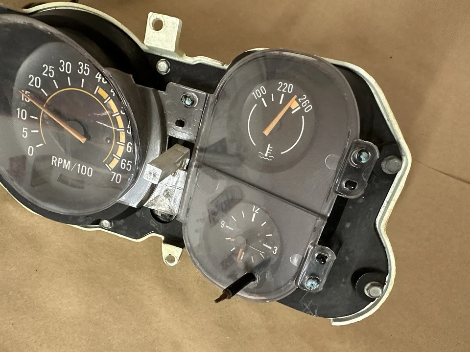 Chevrolet Camaro 1980 1981 calibre estándar racimo velocímetro medidores de combustible velocímetro Foto 3 de 4