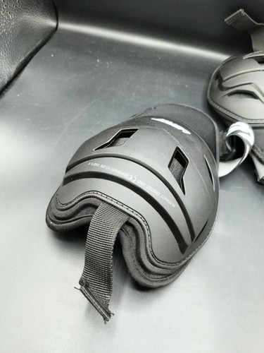 LEATT 4.5 PRO BODY PROTECTOR shoulder pads - BLACK - - Picture 3 of 6