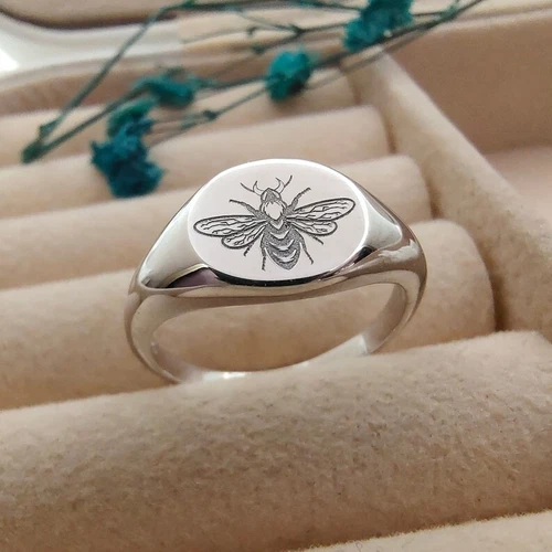 Silver Bee Signet Ring - Engraved Nature-Inspired Jewelry for Men & Women