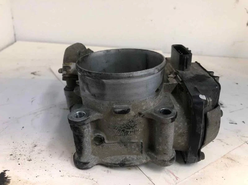 2004-2008 Mitsubishi Endeavor Throttle Valve Assembly 3.8L 6 Cylinder OEM 05 06 - Image 4 of 4