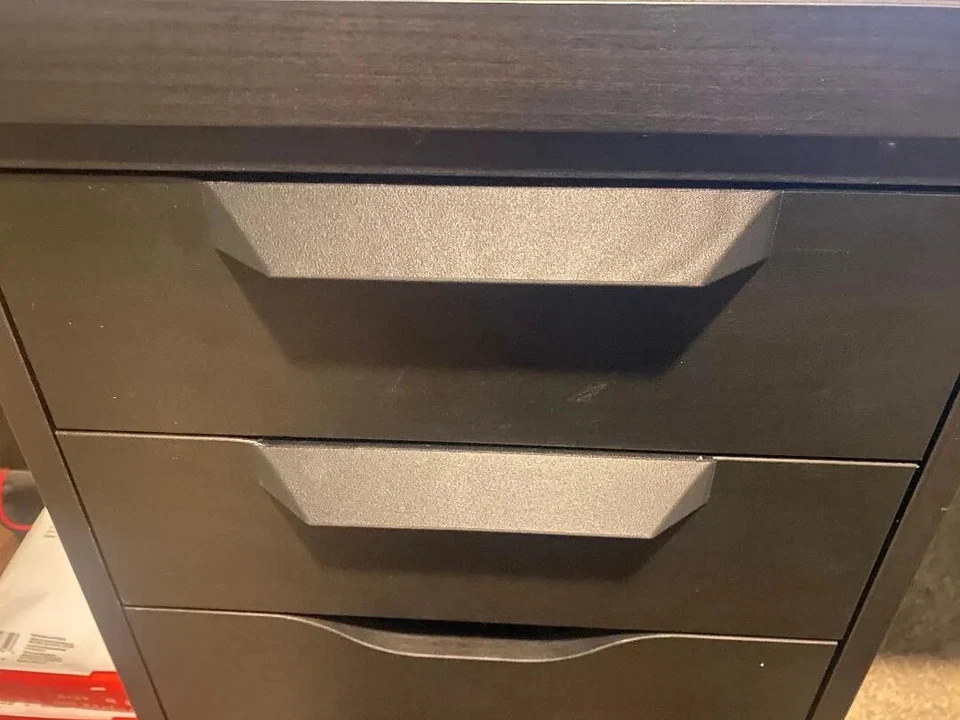 Manija de cajón IKEA Alex para escritorio/cajones Alex más fácil de tirar Foto 2 de 2