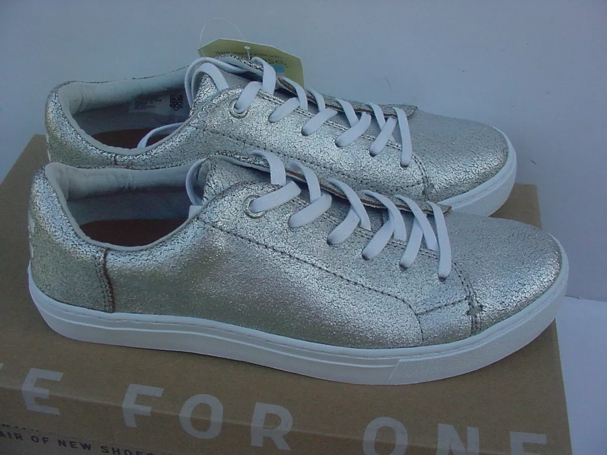Women s Sneaker Silver White Metallic TOMS Lenox Leather Sz 8 8.5 NEW