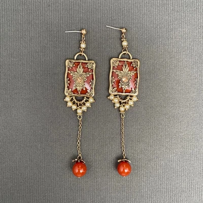 Boucles d'oreilles pendantes vintage en agate rouge et perle - Photo 1/2
