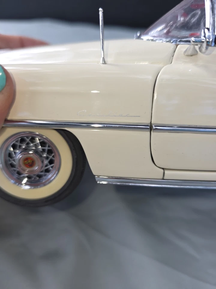 Cadillac Eldorado 1953 Danbury como nuevo escala 1/16 blanco fundido a presión Foto 2 de 4