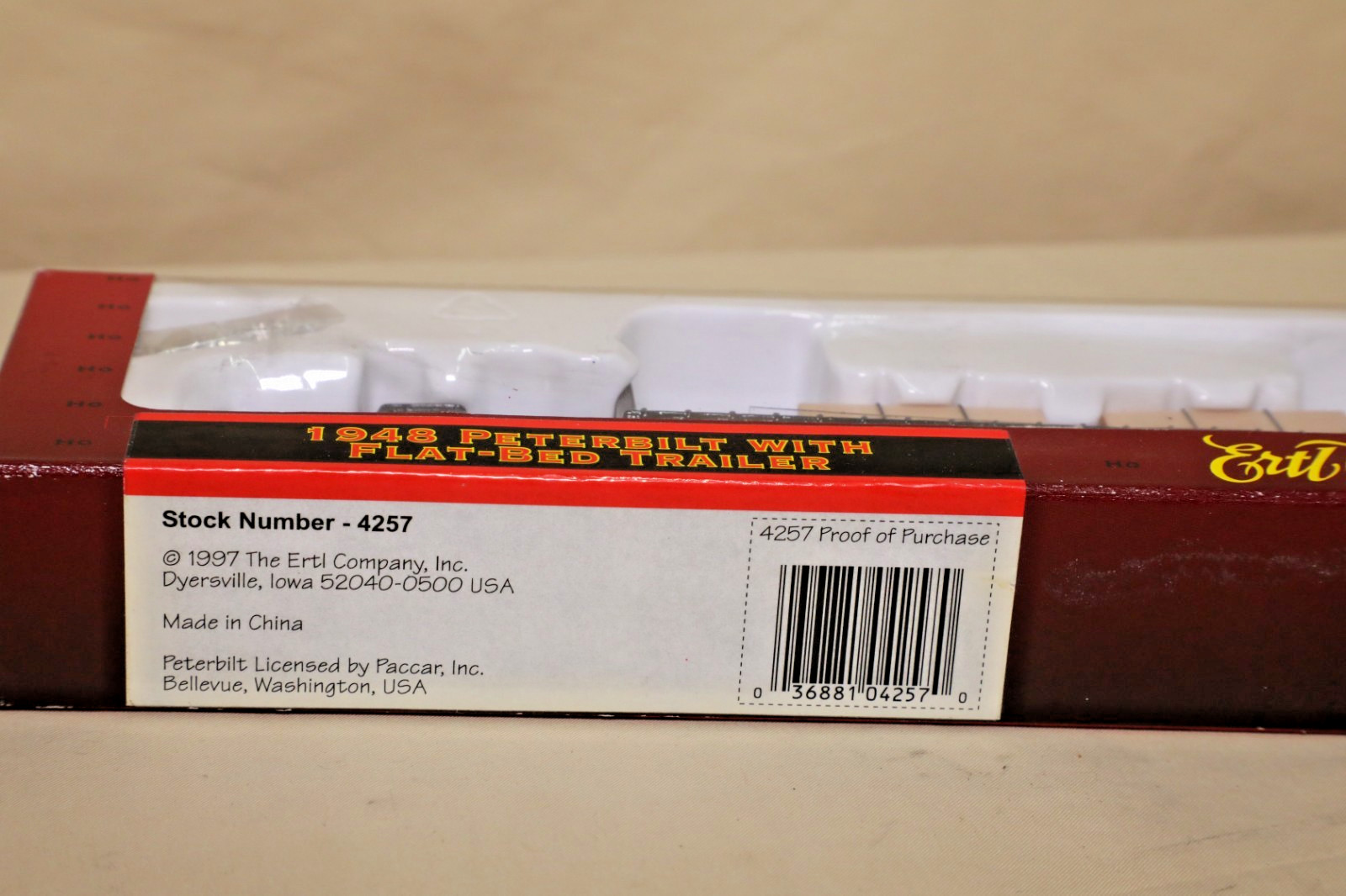 ERTL American Classic Series #4257, 1948 Peterbilt w/Flatbed Trailer HO scale