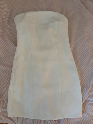 Weißes trägerloses Kleid von Missguided   XS