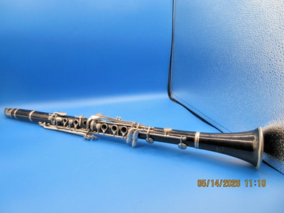Vintage King Tempo brand Clarinet with Nickel Keys in Red Case