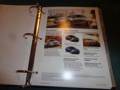 2013 Buick Dealer álbum lacrosse regal enclave lacrosse + manual de datos original - Imagen 9 de 12