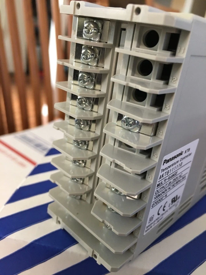 CONTROLADOR DE TEMPERATURA/PROCESO PANASONIC KT8, NUEVO, GARANTÍA Foto 4 de 4