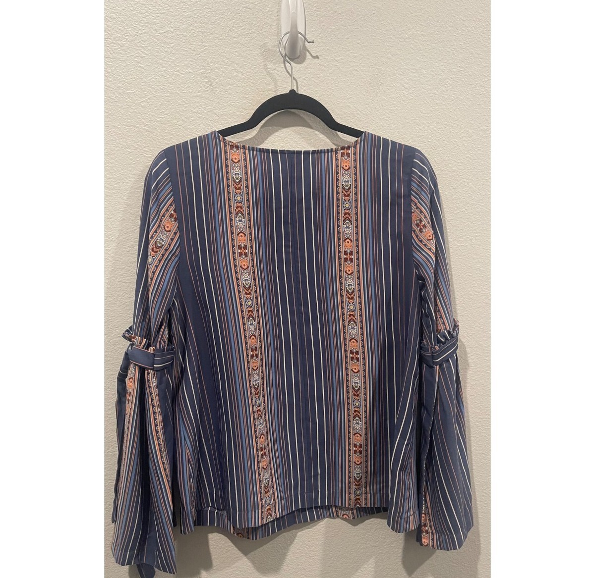 Ebay Blouse Lauren Conrad Bell Sleeve Sweater LC LAUREN CONRAD Blue RUFFLE  SLEEVE Blouse Women Size, image size:1200x1167