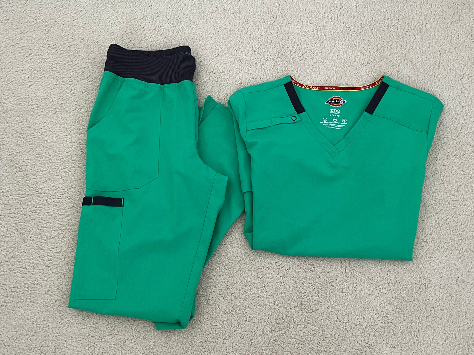 DICKIES EDS ESSENTIALS WOMENS SCRUB SET TOP DK615 CARGO PANTS DK005