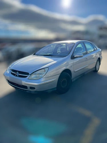 Cappuccio per CITROEN C5 BERLINA 2.0 HDi SX 2002 202147 - Foto 6 di 10