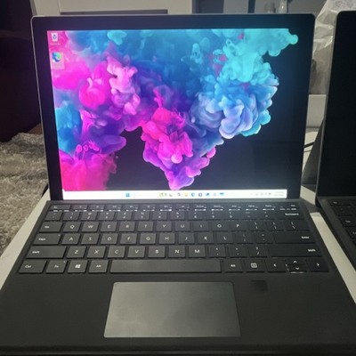 Microsoft Surface Pro 6 i5-8250U 8GB RAM 128GB SSD 12.3  Touchscreen + Keyboard