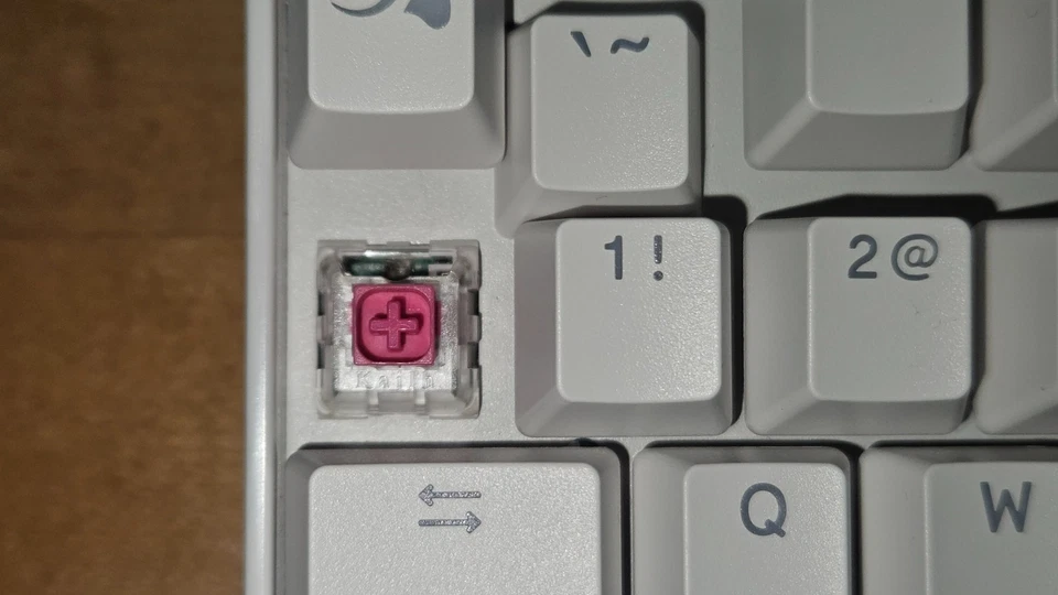 Redragon K552-WR TKL Mechanical Keyboard rainbow white | new switches & keycaps - Image 3 of 4