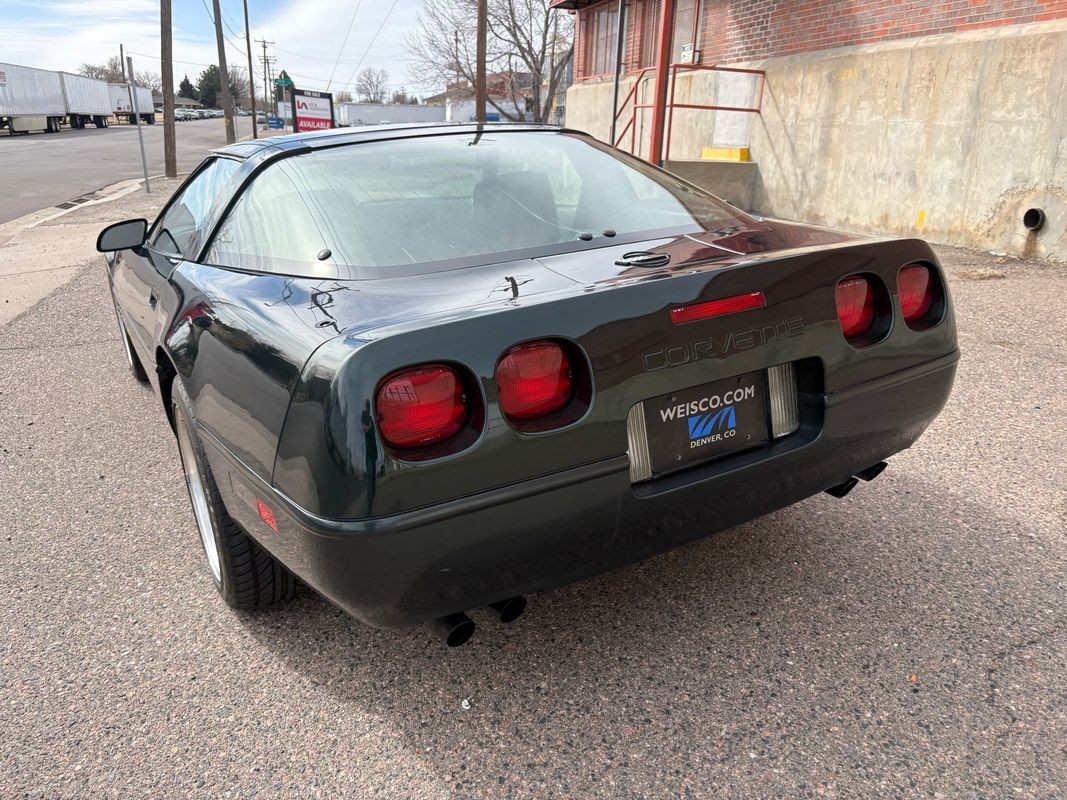1991 Green Chevrolet Corvette   | C4 Corvette Photo 4
