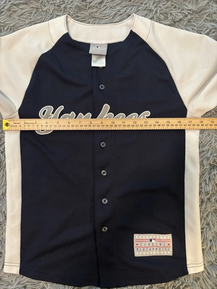 New York Yankees Youth Derek Jeter #2 Short Sleeve Button Up Jersey Size 10/12 - Image 4 of 4