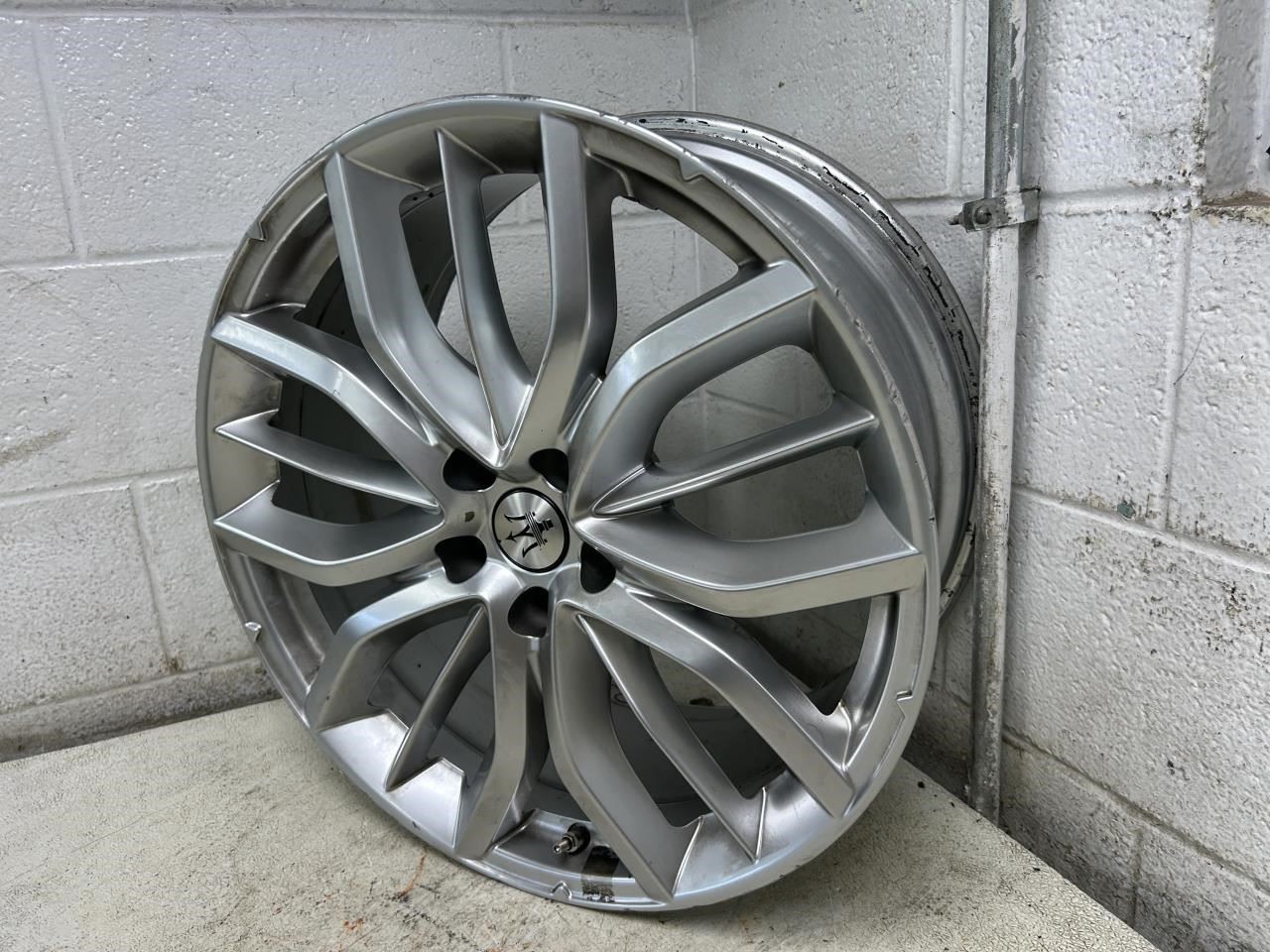 2022 MASERATI LEVANTE 20X9 Wheel 15 Spoke B Condition OEM ID 670112462
