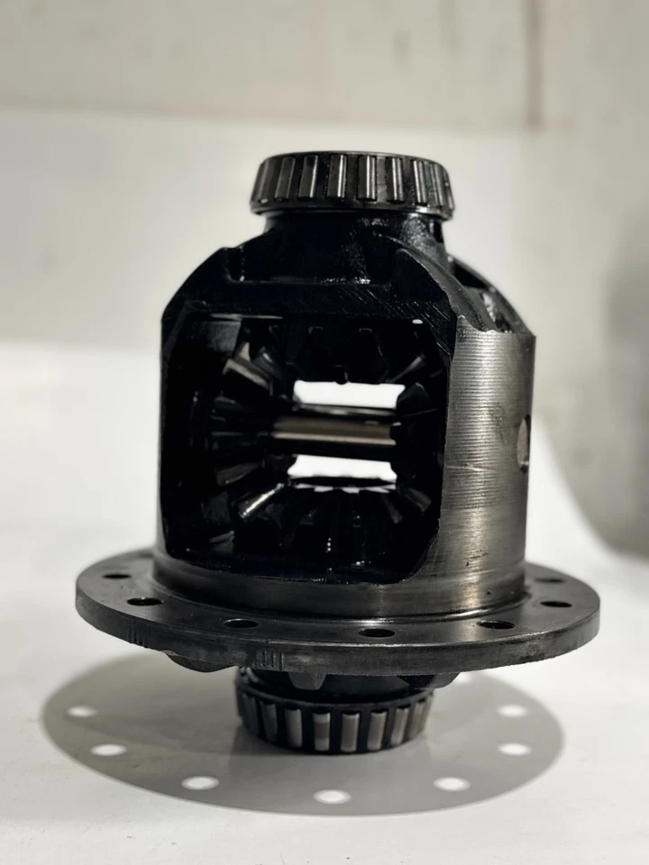 1990 GMC / CHEVY C / K 2500 350 5.7L REAR DIFF CARRIER SEMI FLOAT OPEN 14 BOLT - Image 3 of 4