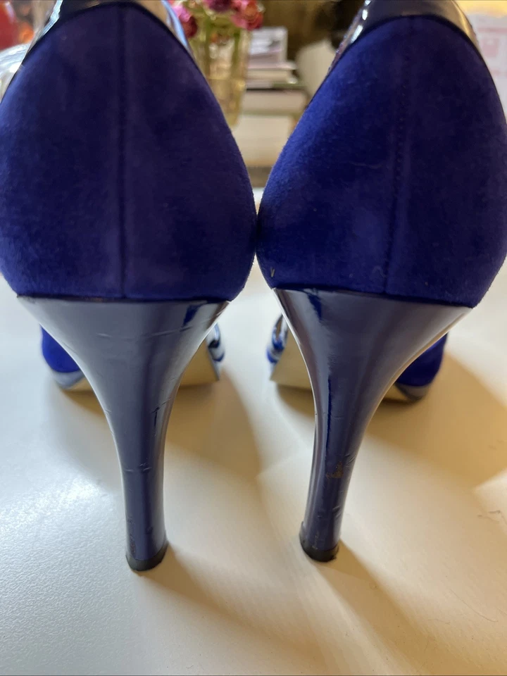 Tacones Anne Klein Azul Brillante Gamuza y Charol Punta Abierta Talla 9M Foto 3 de 4