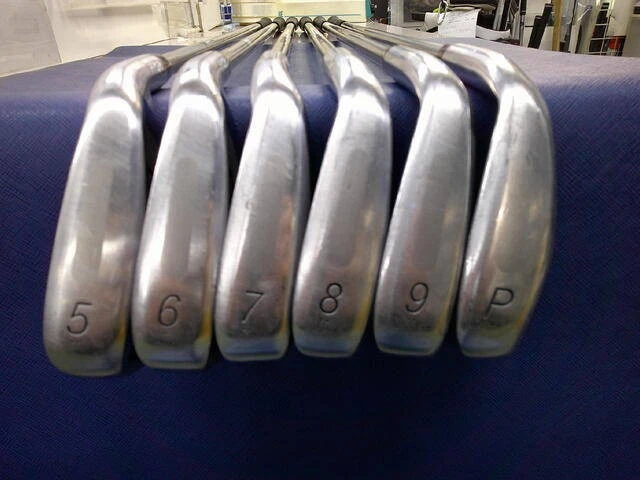 PRGR Right Handed Iron Set RS Titanium Face 5-9.P Steel Shaft Flex M40 - Image 4 of 4