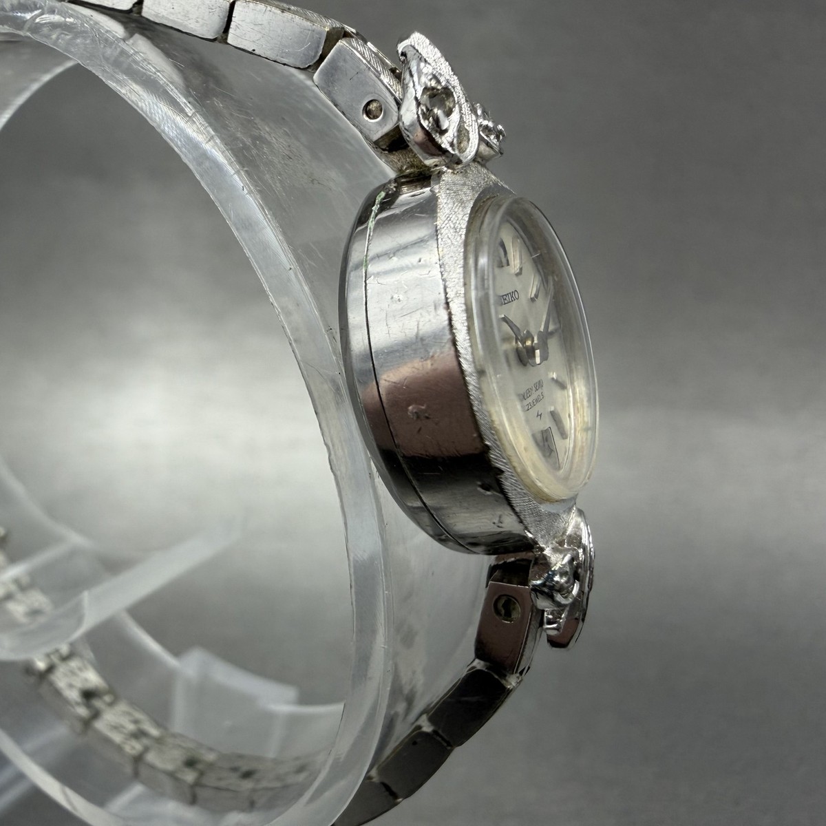 Seiko Queen Seiko Watch Women 16mm Silver Dial Silver Tone Manual