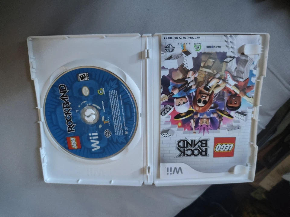 Lote de 3 jogos para Nintendo II - The Beatles Rockband, Lego Rock Band e Band Hero - Imagem 3 de 4