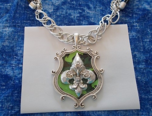 Black/Silver Green Cammo 18" Choker Necklace Set with Earrings NWT Lead Complien - Picture 3 of 5