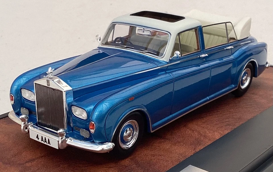 Matrix Models 1973 Rolls Royce Phantom VI Landaulette Blue/White - Image 3 of 4