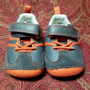 clarks sneakers orange