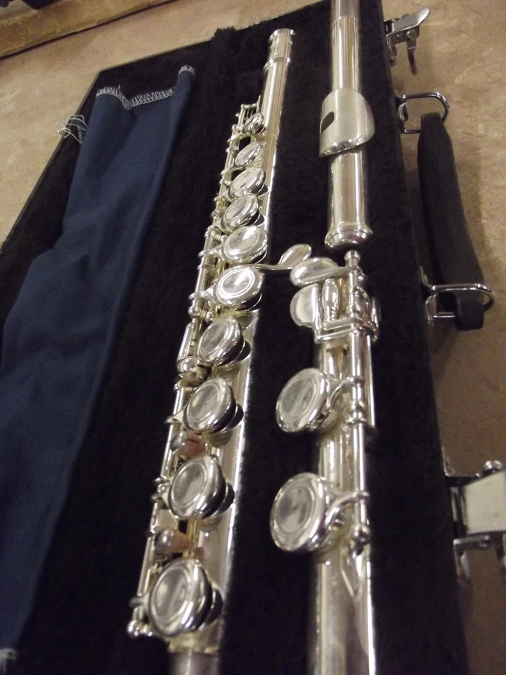 Cuerpo Giardinelli Plata Esterlina Modelo GFL300 con Boquilla Clásica Cerrada Foto 3 de 4