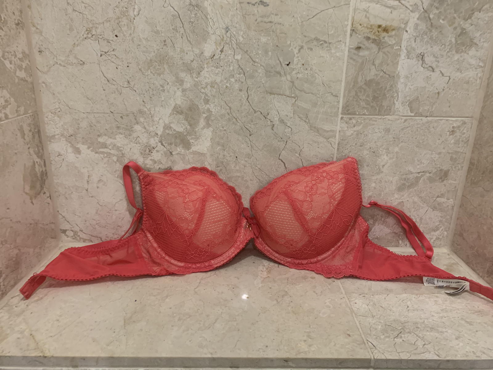 Foto 1 di 8
