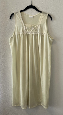 Vintage Simply Basic Nightgown Chemise Size M/L Butter Yellow Lace Trim