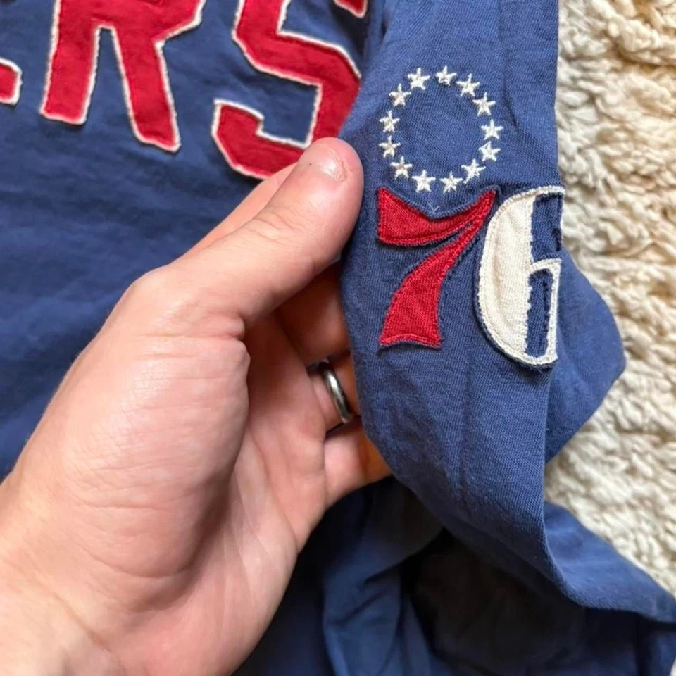 Vintage Mens NBA Sixers Long Sleeve Tee SZ M - Image 2 of 4