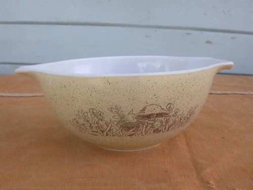 Vintage Pyrex 442 1.5L Forest Fancies Mushrooms Cinderella nesting mixing bowl