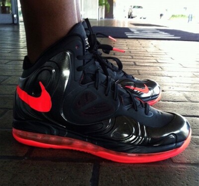 Size 13 - NIB Nike Air Max Hyperposite Black Crimson 2012
