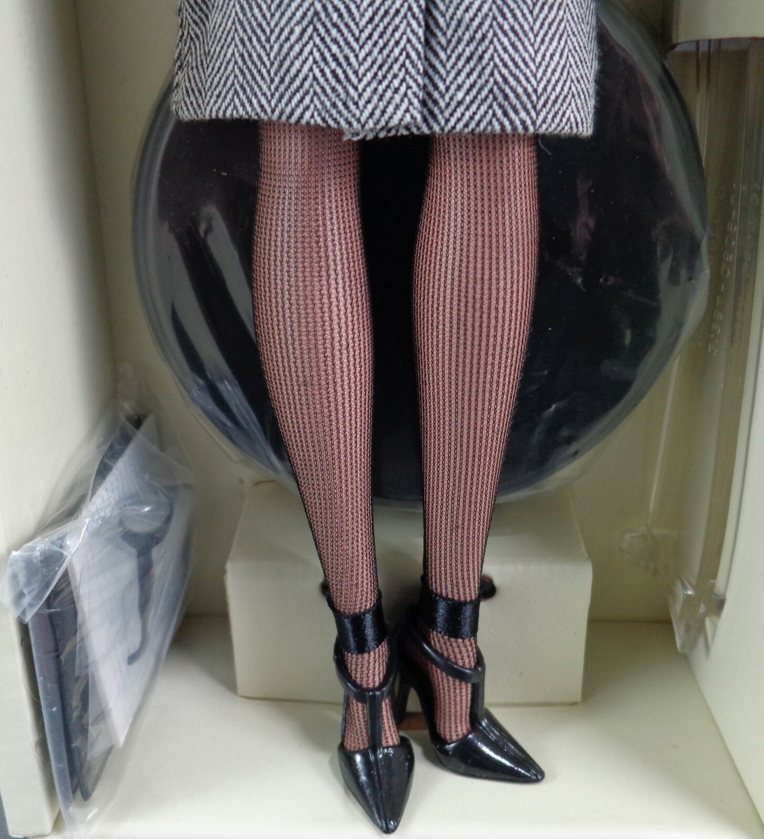 Barbie Fashion Model Collection -THE SECRETARY - Silkstone
