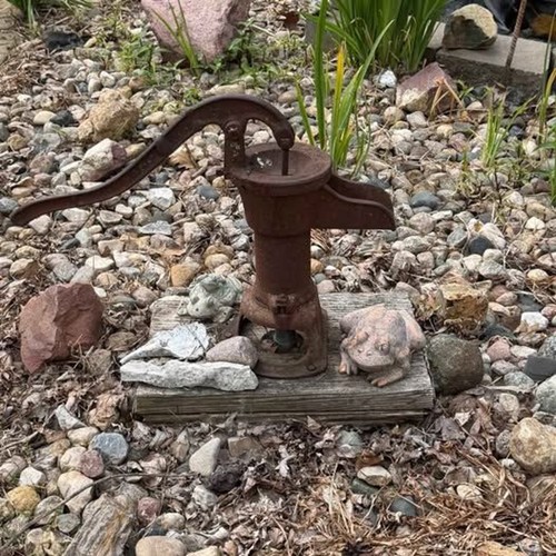 Antique Cast Iron Hand Water Pump