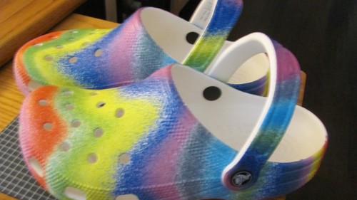 Crocs Men’s Size 5 / Women's Size 7 Blue Green Purple, Red, yellow EUC - Picture 5 of 5