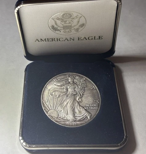 2012 WALKING LIBERTY AMERICAN EAGLE,  1 oz .999%  FINE SILVER DOLLAR COIN.